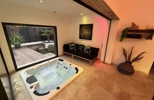 Rougiers Cama Y Desayuno | Suite de Luxe Privative de 65 m2 Avec Piscine et spa