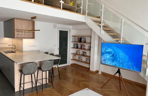Saint-Denis Apartamento | SUITE DELUXE au carré cathédrale en HYPERCENTRE Saint Denis