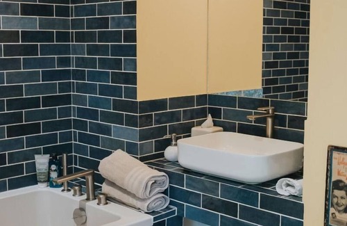 Vernay Apartamento | Suite des Cèdres at Lyon Country House,
