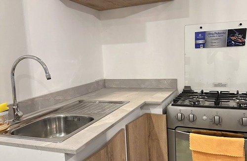 Barrio Kennedy Apartamento | Suite en Bosque de la Alborada Cómoda para pareja, familias o corporativo