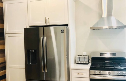South Burlington Apartamento | Suite Escape - Quiet retreat, close to everything!