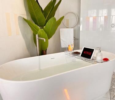 Saint-Etienne Apartamento | Suite esprit love lit rond Bergson Stade Zénith