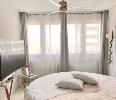Saint-Etienne Apartamento | Suite esprit love lit rond Bergson Stade Zénith