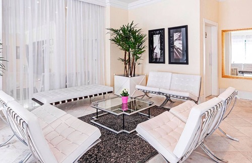 Reboucas Casa | Suite Family by ¼ UmQuarto 12-PR.