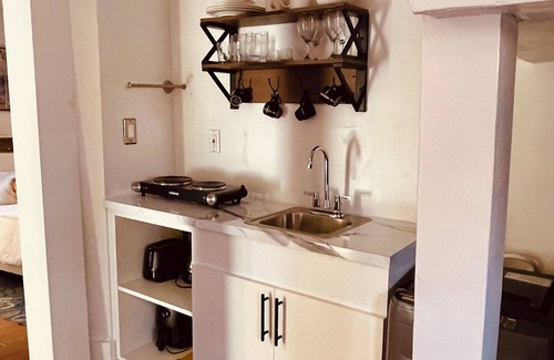 SilverLakes Apartamento | Suite located near everything in Hollywood is