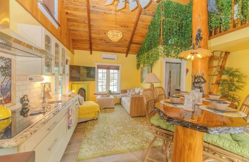 Biggar Villa | Suite for 4 Gulf Access, Heated Pool & Elevator!