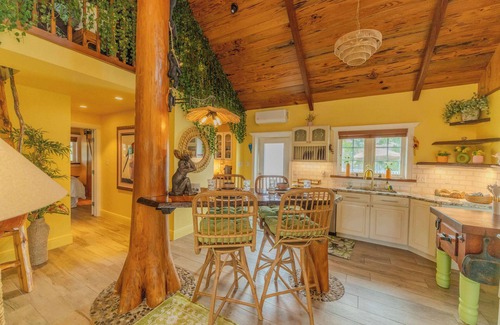 Biggar Villa | Suite for 4 Gulf Access, Heated Pool & Elevator!