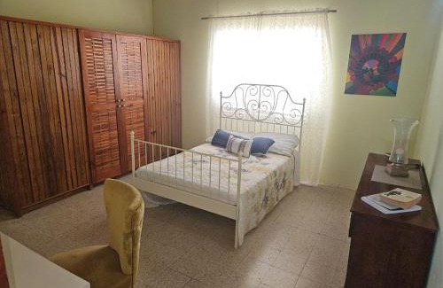 Runaway Bay Casa | Suite Georgiana - Ensuite Double Bedroom, Cardiff Hall, Runaway Bay, One Mile to Beaches, 1 Hour From Montego Bay Airport