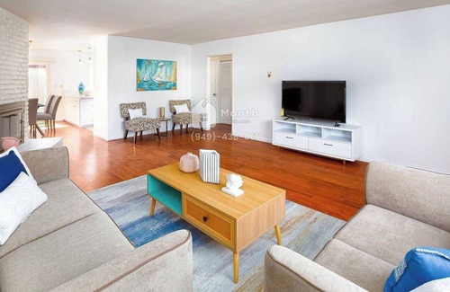 Tustin Casa | Suite in the Heart of Tustin #41360