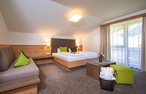 Kaprun Casa | Suite "Kitzsteinhorn" with shower or bath short - Hotel Tauernhof