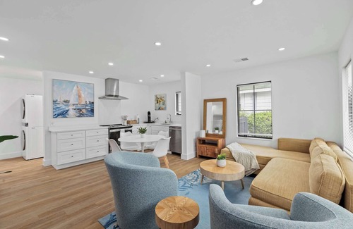 West Ashley Casa | Suite Magnolia, Hot Tub & Pet Friendly, Mins 2 Dwtn