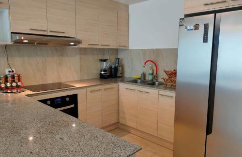 Conocoto Apartamento | Suite minimalista con vista a los volcanes