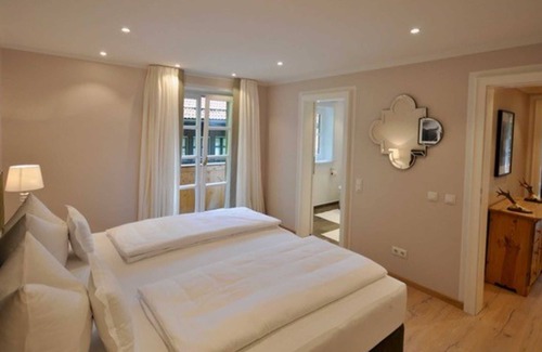 Bad Wiessee Cama Y Desayuno | Suite mit Bergblick - Bio Design Boutique Hotel Landhaus St. Georg