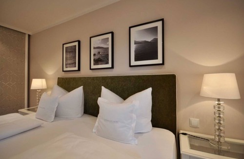 Bad Wiessee Cama Y Desayuno | Suite mit Bergblick - Bio Design Boutique Hotel Landhaus St. Georg