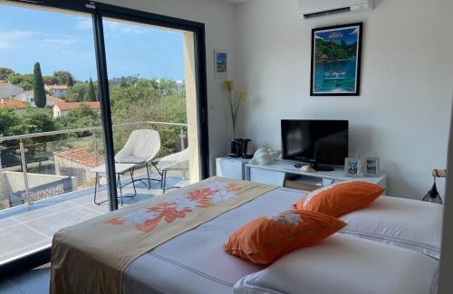 La Garde Casa | Suite MOOREA dans villa avec piscine au calme, proche plages