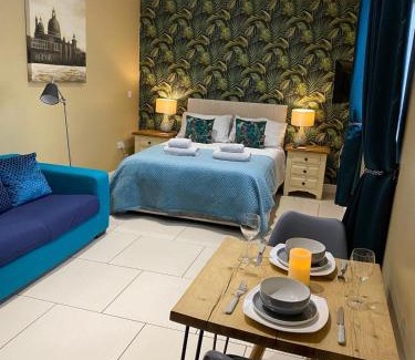 Cambridge Apartamento | Suite near City, Science Park & Marshalls and close to Riverside walks
