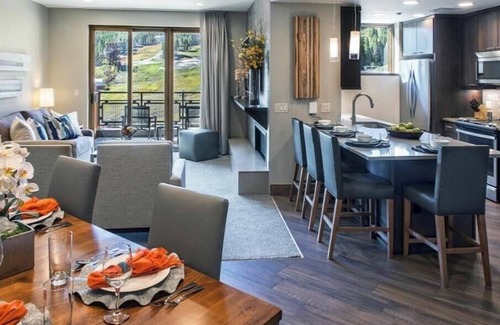 Peak 8 Complejo | Suite on Peak 8: True ski-in/ski-out directly on peak 8 lifts, ski-school!