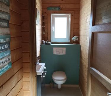 Carcans Casa | Suite parentale dans maison en bois calme - frigo, vue jardin