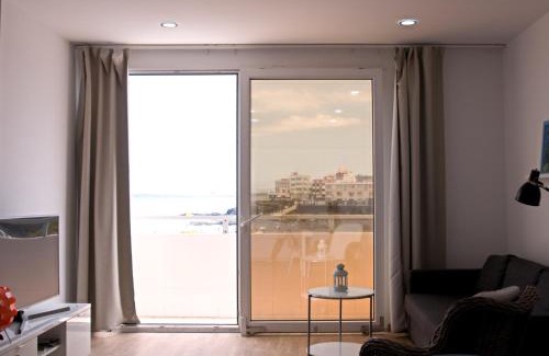Melenara Apartamento | SUITE PLAYA Y MAR - sea view, wifi and AC