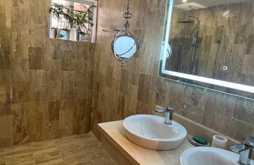 Playa Bibijagua Casa | Suite, pool and beach