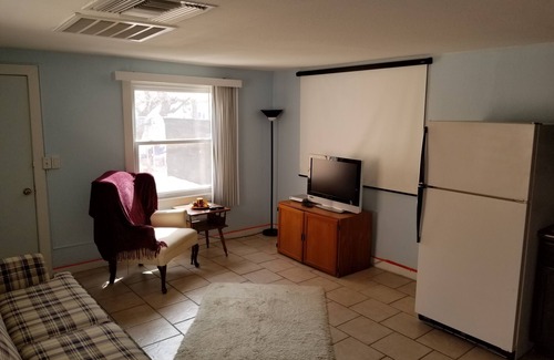 Biggs Field Hotel | Suite Red Wolf