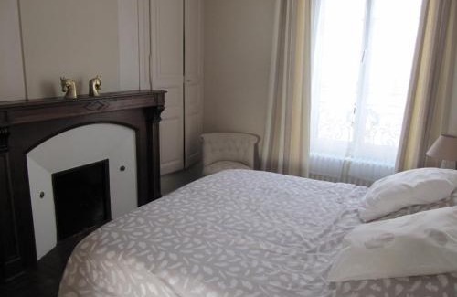 Beaumont-sur-Sarthe Cama Y Desayuno | Suite Sainte Anne