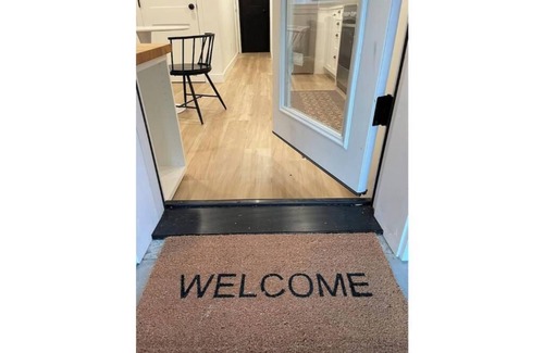 Seattle Metro Area Apartamento | Suite Sandía: Private studio near lake & city life