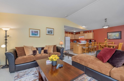 Downtown Leavenworth Condominio | Suite Serenity 3 Bedroom Condo by NW Comfy Cabins by RedAwning