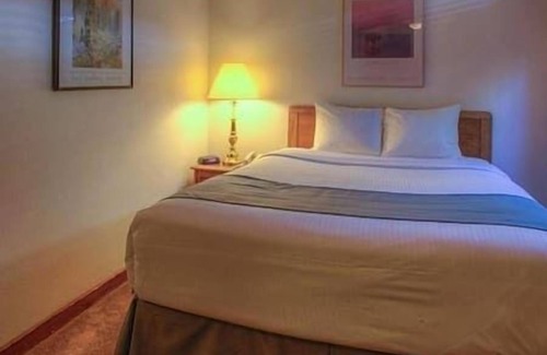 Baldy Mountain Complejo | Suite Sleeps 6 | Hot Tub | Lounge | Concierge