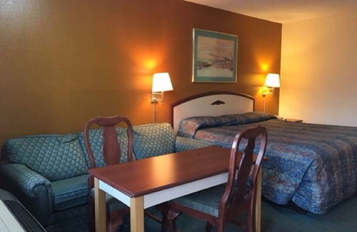 Talladega Hotel | Budget Inn and Suites