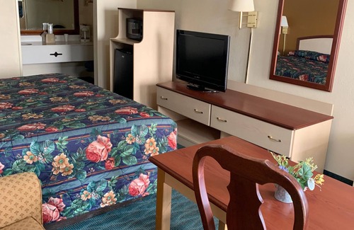 Talladega Hotel | Budget Inn and Suites