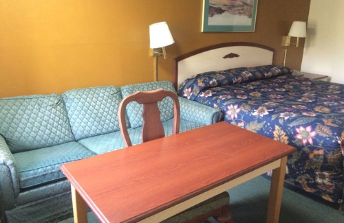 Talladega Hotel | Budget Inn and Suites