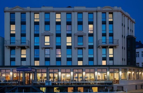 Norderney Casa | Suite (up to 2 pers.) shower/WC buffet breakfast - Michels Strandhotel Germania