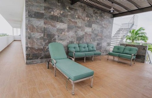 Cojimíes Apartamento | Suite w/Outdoor pool and Kitchenette