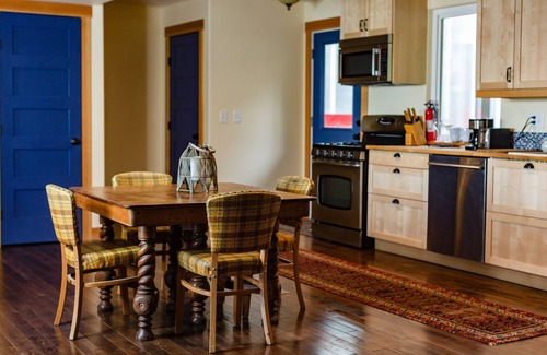 Lummi Island Casa | Suite with a View- Private Balcony- Pet Friendly