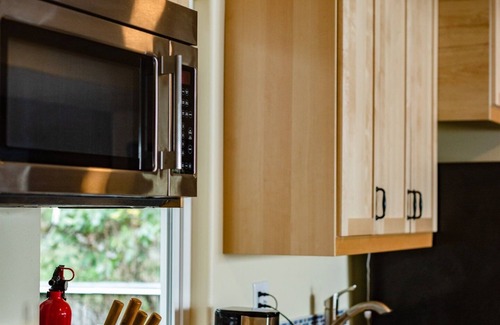Lummi Island Casa | Suite with a View- Private Balcony- Pet Friendly