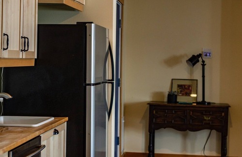 Lummi Island Casa | Suite with a View- Private Balcony- Pet Friendly