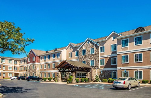 East Texas Condominio | Suite con espacio para conferencias | Desayuno gratis + centro de negocios las 24 horas