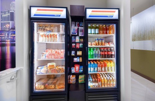 Seybold Apartamento | Suite con transporte gratuito al aeropuerto a MIA | Desayuno de cortesía + acceso a la piscina