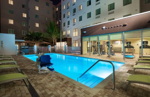 Seybold Apartamento | Suite con transporte gratuito al aeropuerto a MIA | Desayuno de cortesía + acceso a la piscina