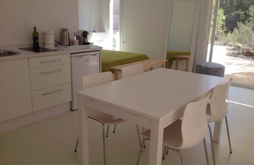 Es Pujols Casa | Suite con jardín cerca de Es Pujols 2/3 personas - camas