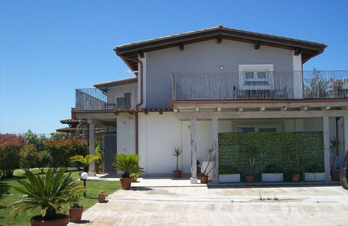 Ladispoli Apartamento | SUITE CON JARDÍN IMPERIAL Casa de vacaciones