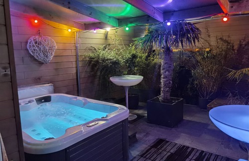 Tourcoing Casa | Le jardin de Thailande-Casa-Romántico-Baño con ducha-Patio