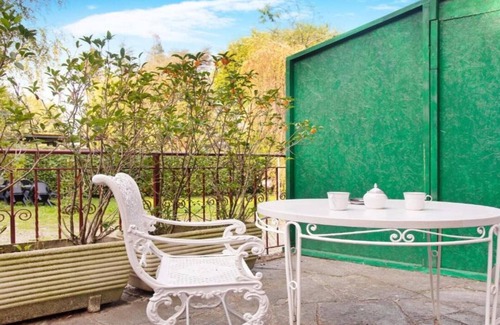 Capolago Apartamento | Suite with Kitchen in Villa with great Park - Lake Varese