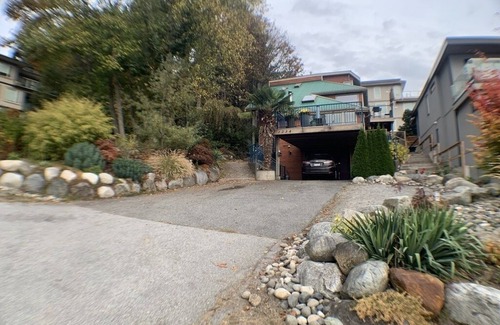 White Rock Casa | Suite with ocean view patio, three blocks to pier.