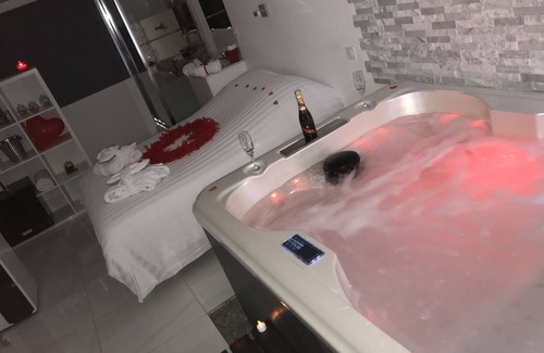 Le Rove Cama Y Desayuno | Suite with private Jacuzzi