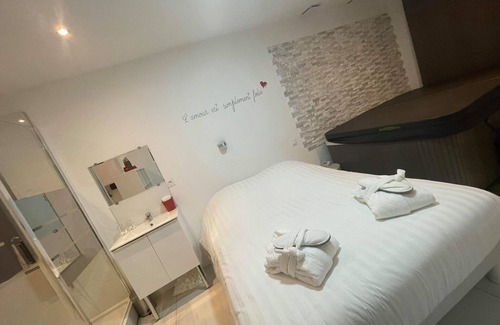Le Rove Cama Y Desayuno | Suite with private Jacuzzi