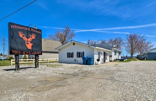 Houghton Lake Apartamento | Suite with Shared Private Beach! PET FRIENDLY!