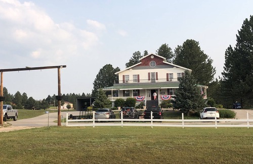 Custer Apartamento | Suite102 "The Imperial Eagle"