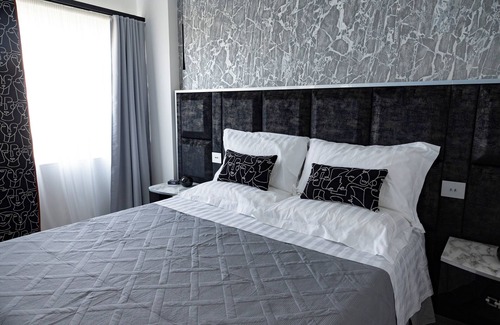 Giovinazzo Cama Y Desayuno | Suite17 - Luxury GuestHouse